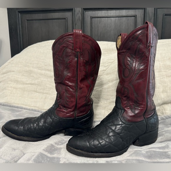 Tony Lama Other - Tony Lama Cowboy Boots Men's 9 1/2 EE Black & Dark Red Leather - Style #6642